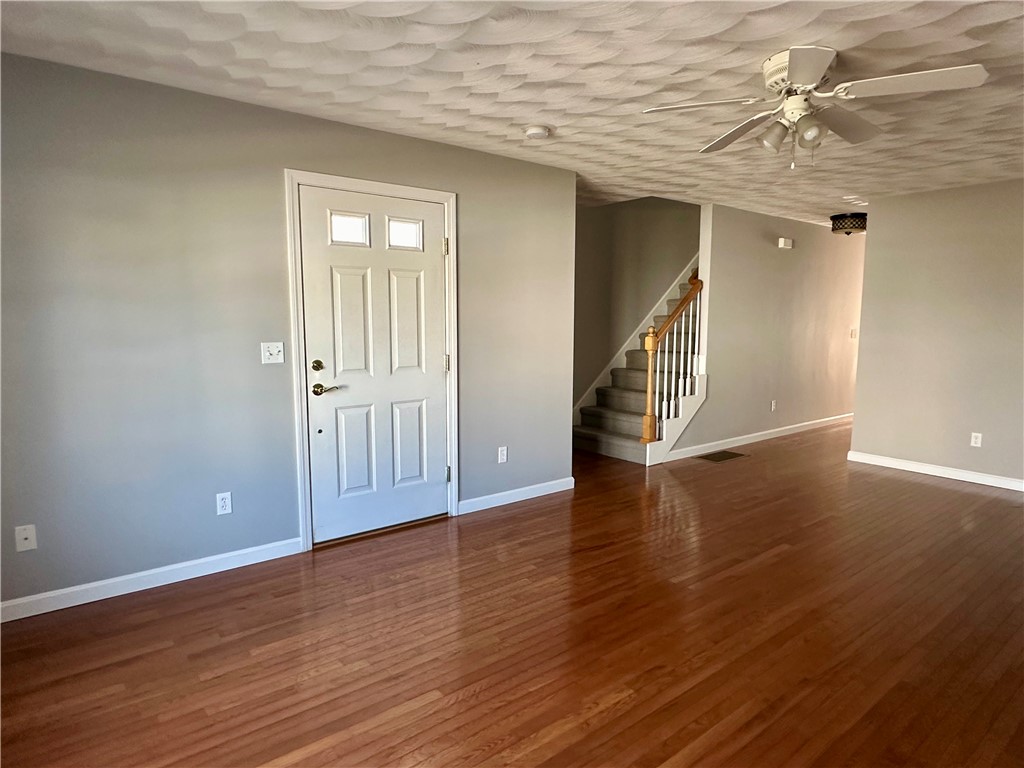 149 Cheshire Drive Cranston, RI 02921 - Photo 17 of 35