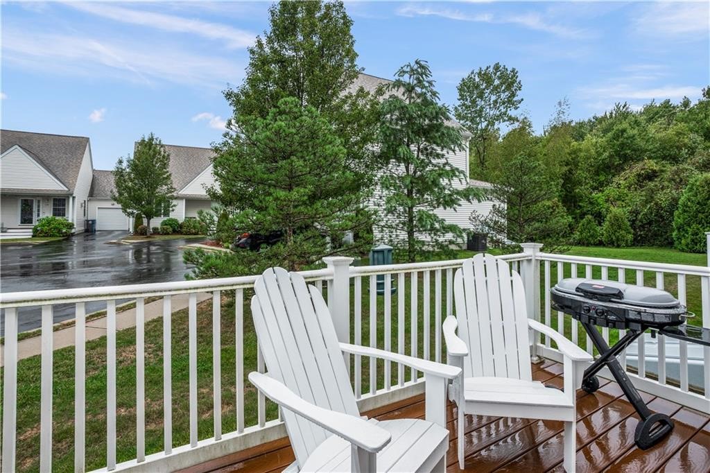 149 Cheshire Drive Cranston, RI 02921 - Photo 29 of 35