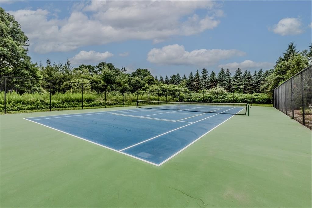 149 Cheshire Drive Cranston, RI 02921 - Photo 32 of 35