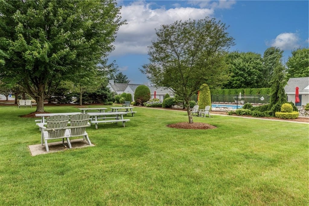 149 Cheshire Drive Cranston, RI 02921 - Photo 33 of 35