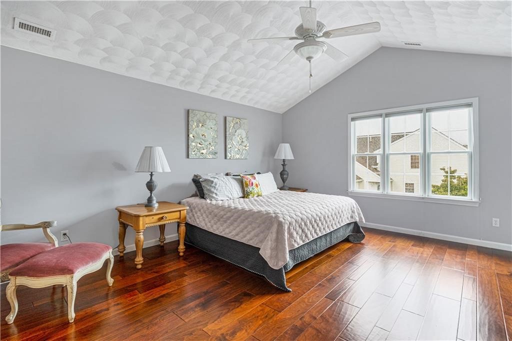 149 Cheshire Drive Cranston, RI 02921 - Photo 7 of 35