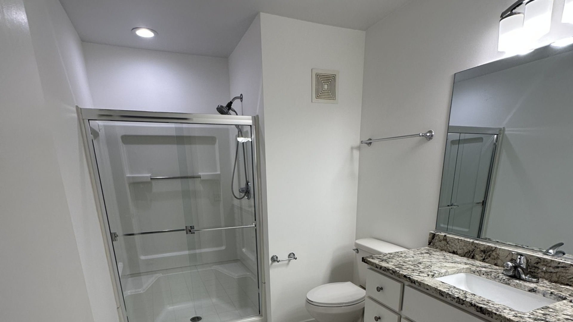 401 Kelburn Road, Unit 114 Deerfield, IL 60015 - Photo 14 of 19 Gallery Image 14