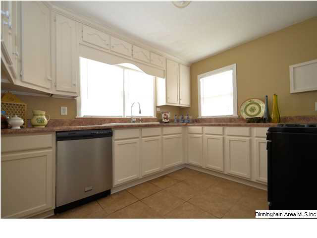 5662 Violet Drive Mount Olive, AL 35117 - Photo 11 of 31