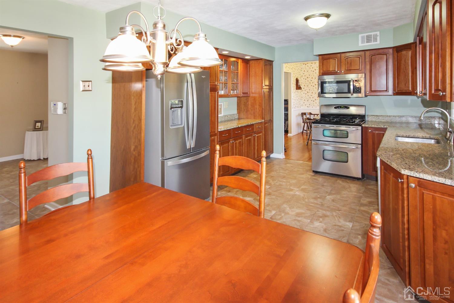 63 Overhill Road East Brunswick, NJ 08816 - Photo 12 of 34 Gallery Image 12
