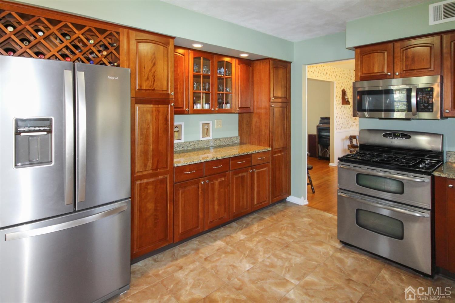63 Overhill Road East Brunswick, NJ 08816 - Photo 13 of 34 Gallery Image 13