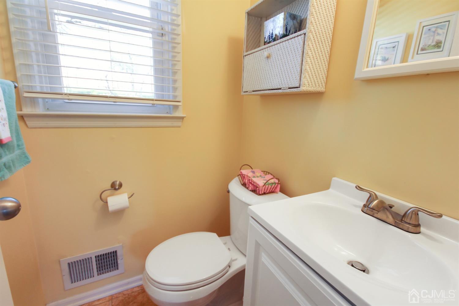 63 Overhill Road East Brunswick, NJ 08816 - Photo 14 of 34 Gallery Image 14