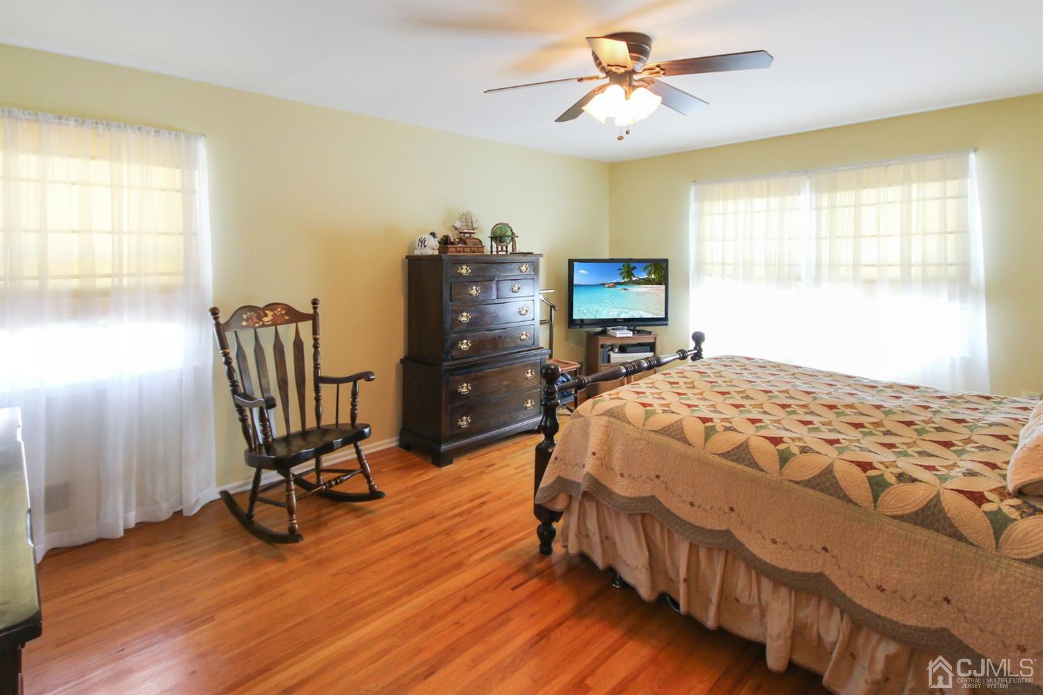 63 Overhill Road East Brunswick, NJ 08816 - Photo 17 of 34 Gallery Image 17