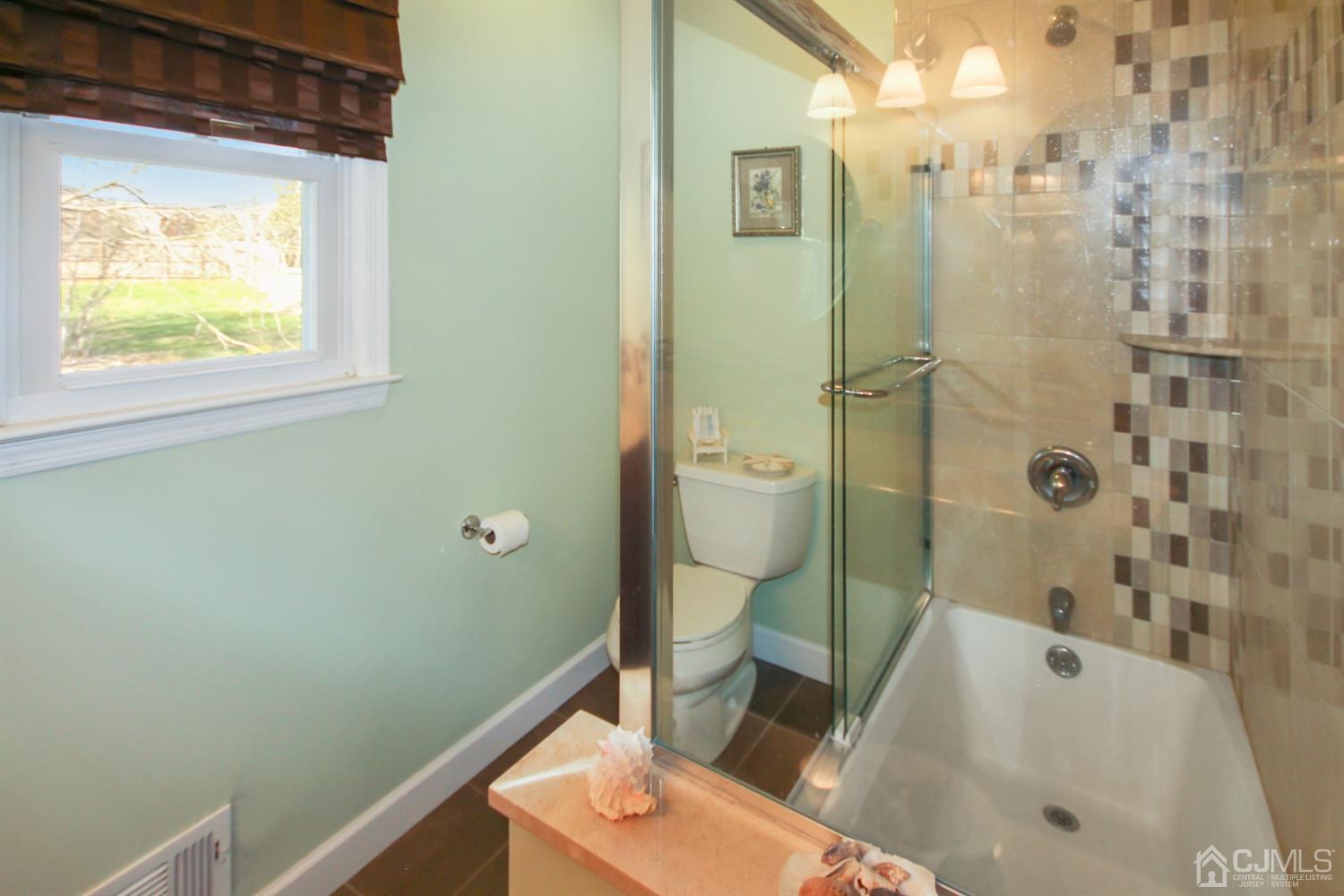 63 Overhill Road East Brunswick, NJ 08816 - Photo 22 of 34 Gallery Image 22