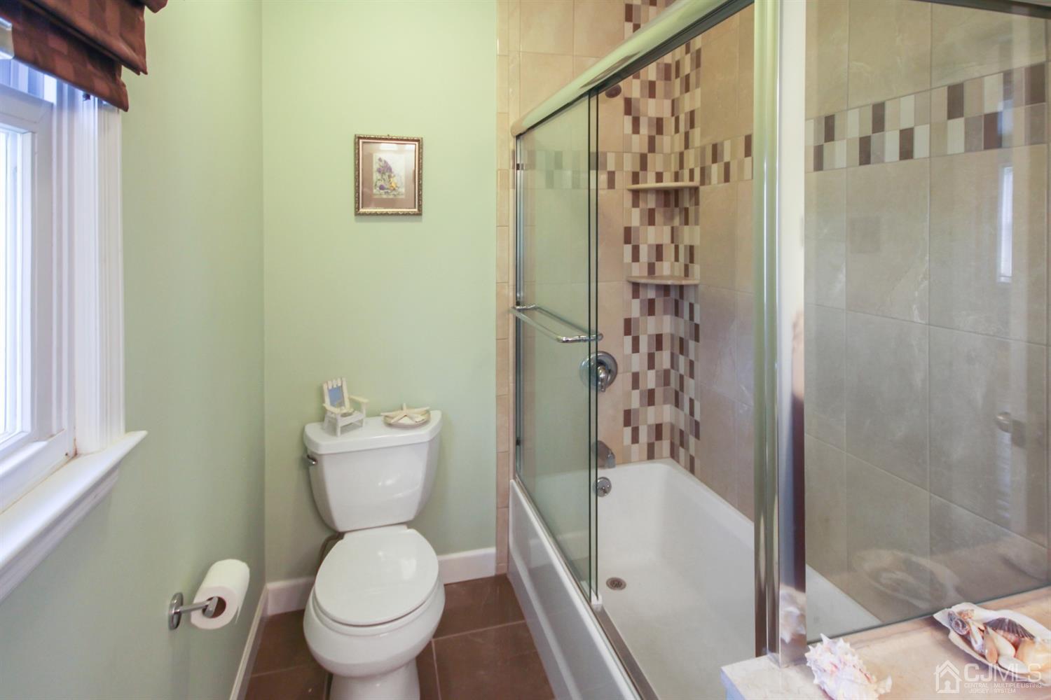 63 Overhill Road East Brunswick, NJ 08816 - Photo 23 of 34 Gallery Image 23
