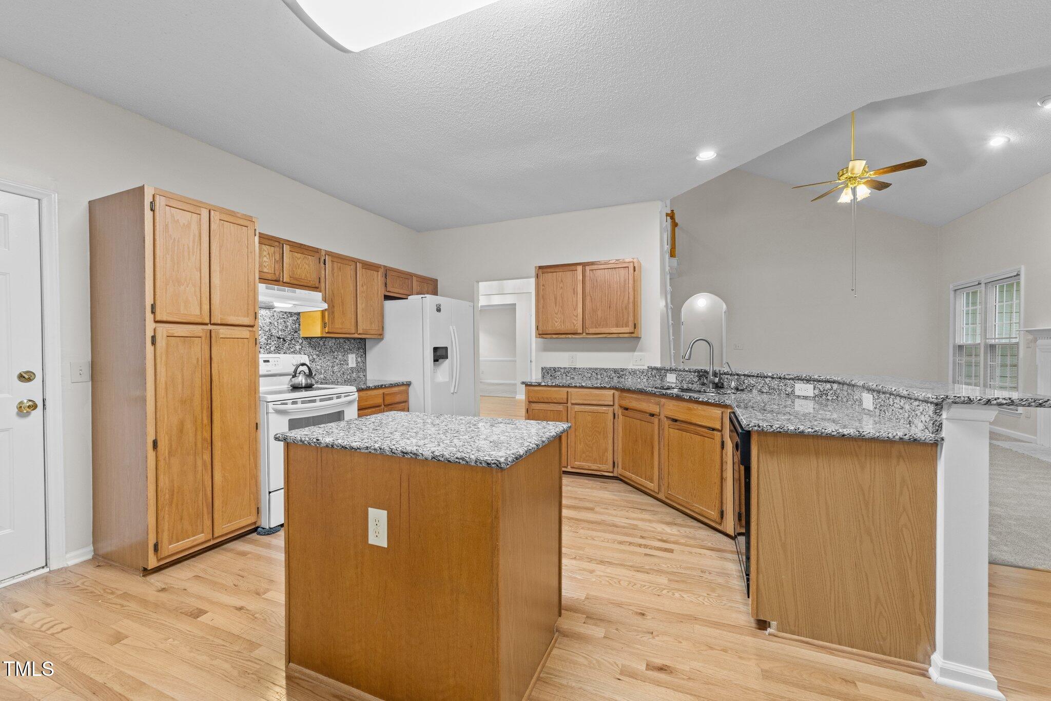 12325 Amoretto Way Raleigh, NC 27613 - Photo 14 of 43 Kitchen