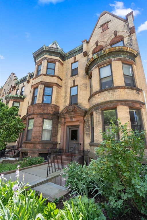 1495 Beacon Street, Unit 3 Brookline, MA 02446 - Photo 2 of 27 front view of a building