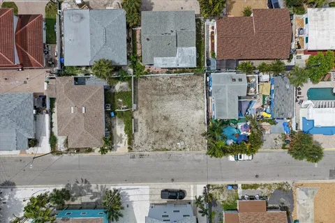 $350,000 | 122 87th Avenue, Treasure Island, FL 33706