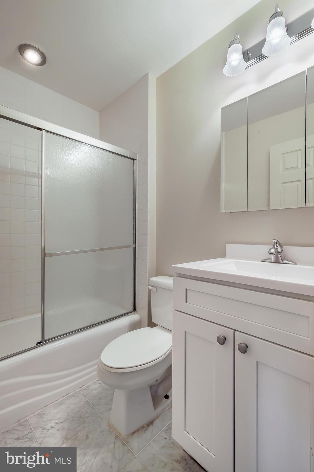 1700 Walnut Street, Unit 5H Philadelphia, PA 19103 - Photo 17 of 25