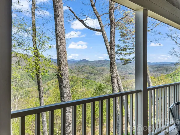 $1,175,000 | 200 Granite Bridge Court, Black Mountain, NC 28711