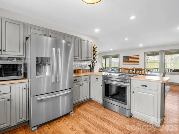 $1,175,000 | 200 Granite Bridge Court, Black Mountain, NC 28711