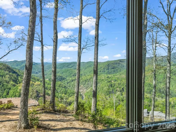 $1,175,000 | 200 Granite Bridge Court, Black Mountain, NC 28711