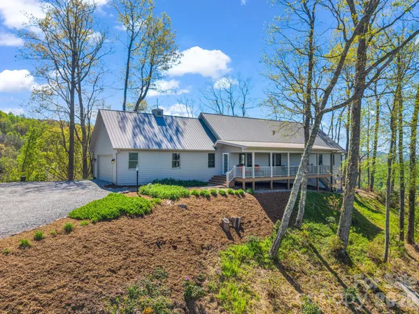 $1,175,000 | 200 Granite Bridge Court, Black Mountain, NC 28711
