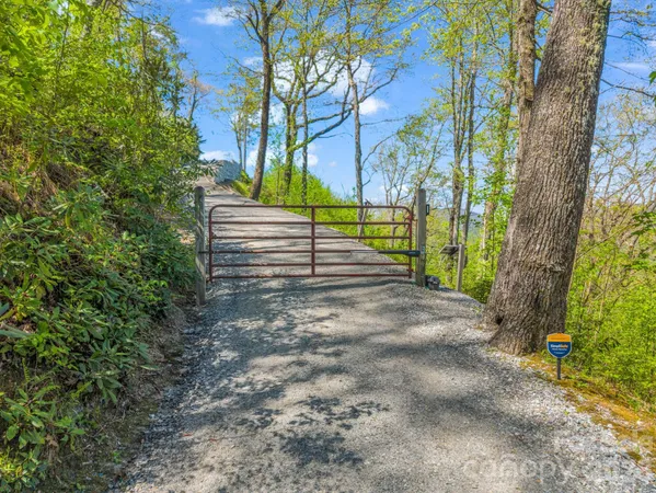 $1,175,000 | 200 Granite Bridge Court, Black Mountain, NC 28711