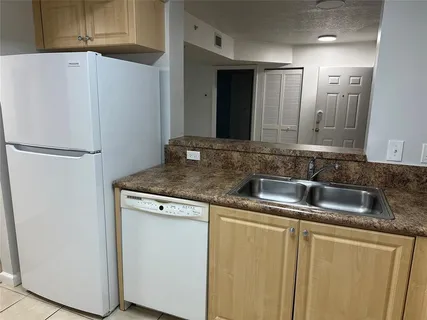$284,900 | 529 East Sheridan Street, Unit 1081, Dania Beach, FL 33004