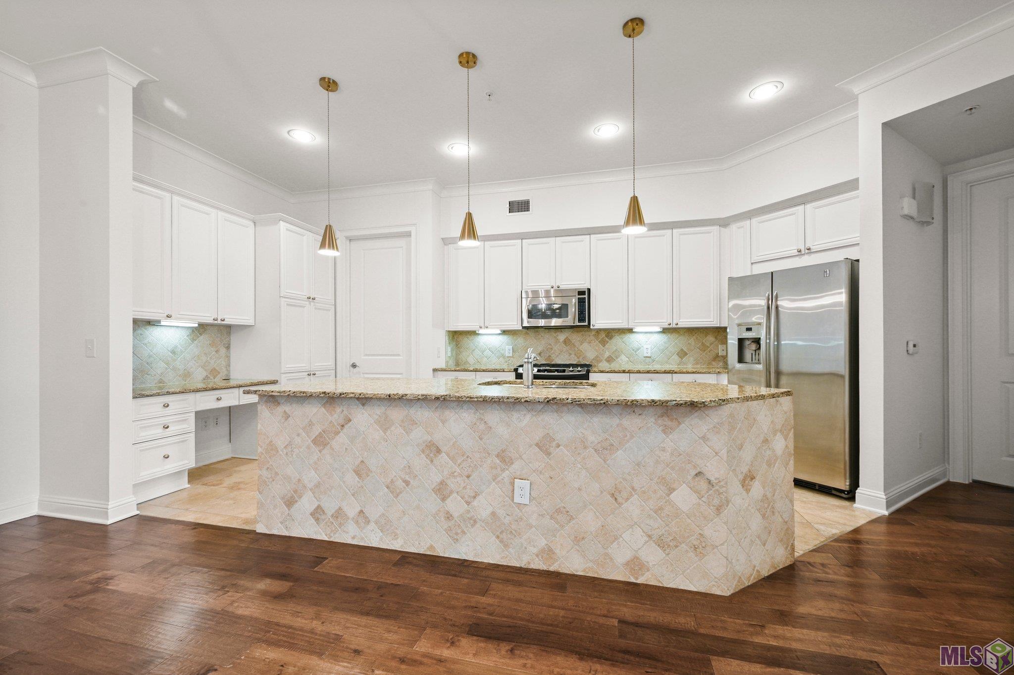 998 Stanford Avenue, Unit 308 Baton Rouge, LA 70808 - Photo 1 of 22 Kitchen