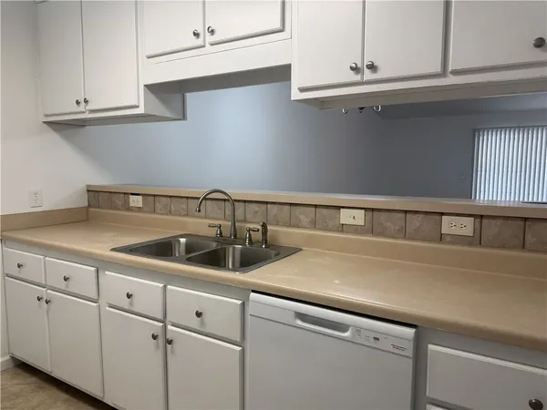 $1,700 | 294 Windridge Drive, Brunswick, GA 31520