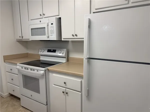 $1,700 | 294 Windridge Drive, Brunswick, GA 31520