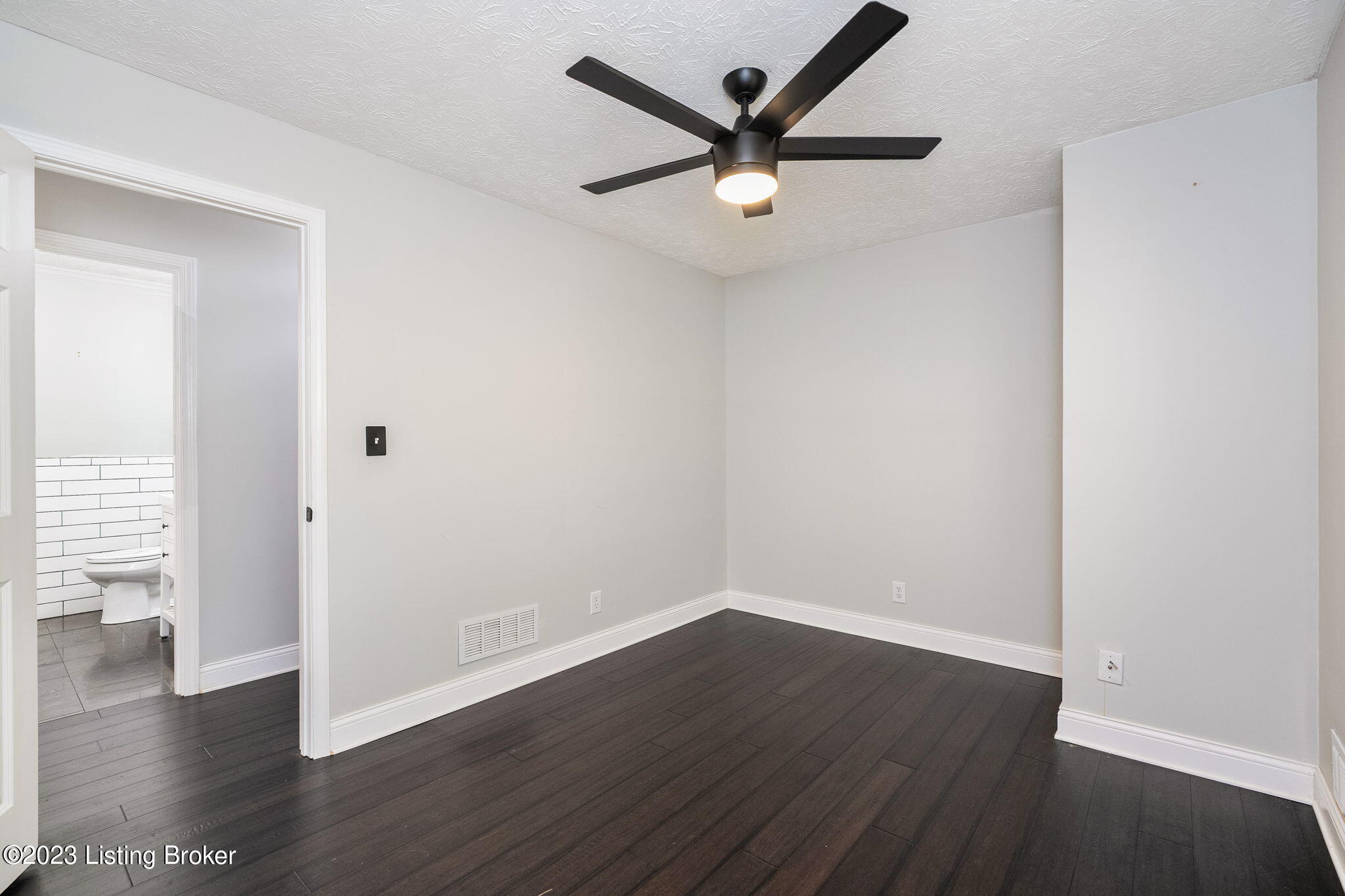 418 Moser Road Louisville, KY 40223 - Photo 19 of 59 418 Moser Rd-40