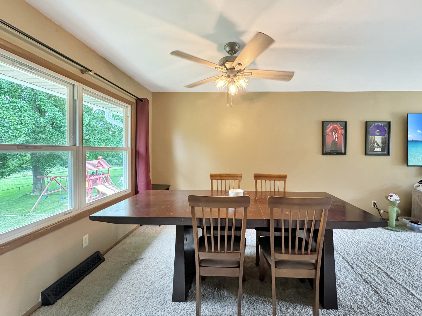 675 Shimer Drive Freeport, IL 61032 - Photo 12 of 32