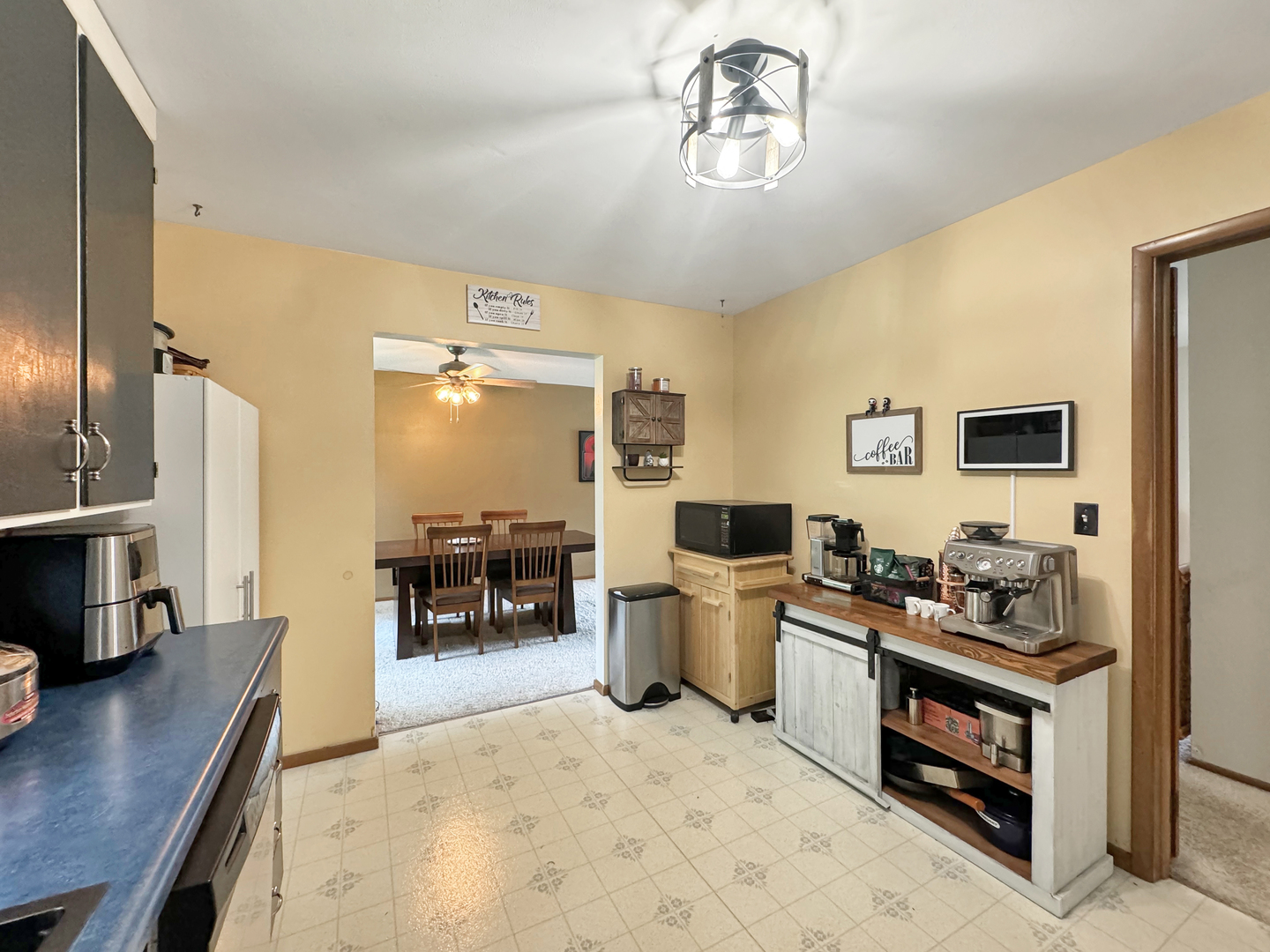 675 Shimer Drive Freeport, IL 61032 - Photo 14 of 32