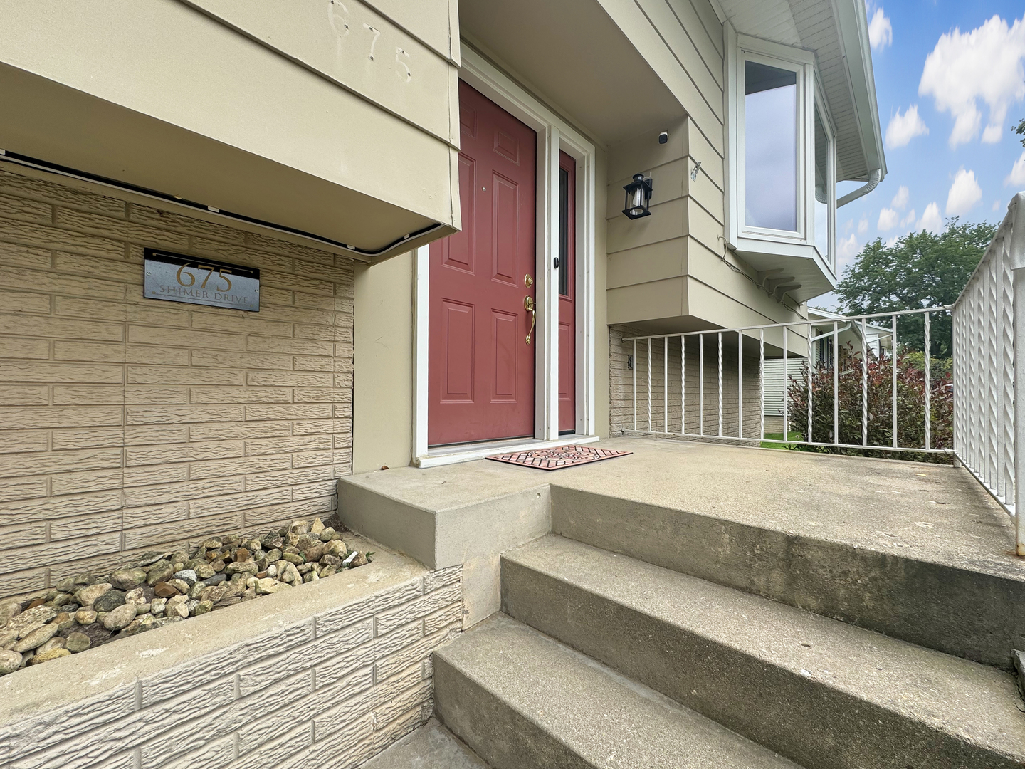 675 Shimer Drive Freeport, IL 61032 - Photo 3 of 32