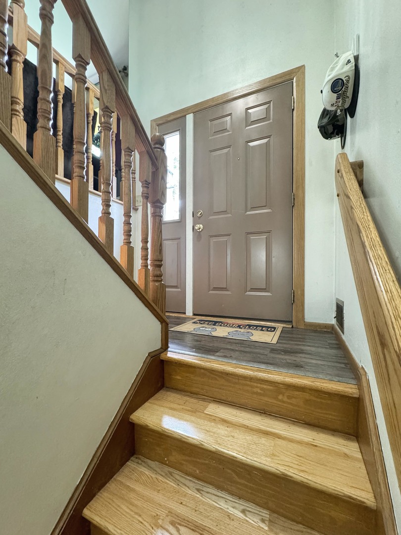 675 Shimer Drive Freeport, IL 61032 - Photo 4 of 32