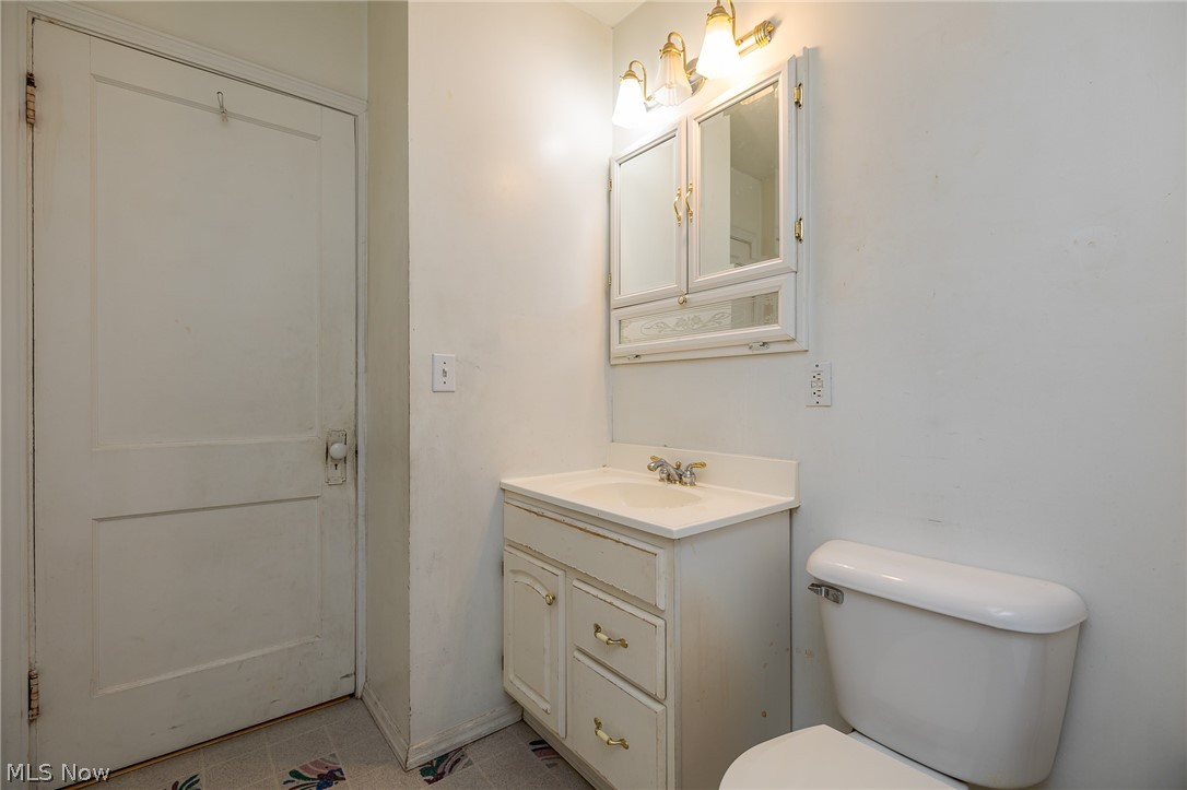 1209 Spring Road Cleveland, OH 44109 - Photo 13 of 21