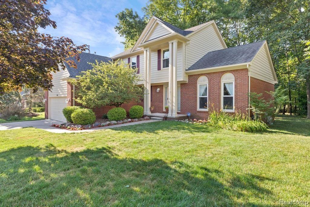 695 Woodfield Way Rochester, MI 48307 - Photo 1 of 30 GO0A3208.jpg