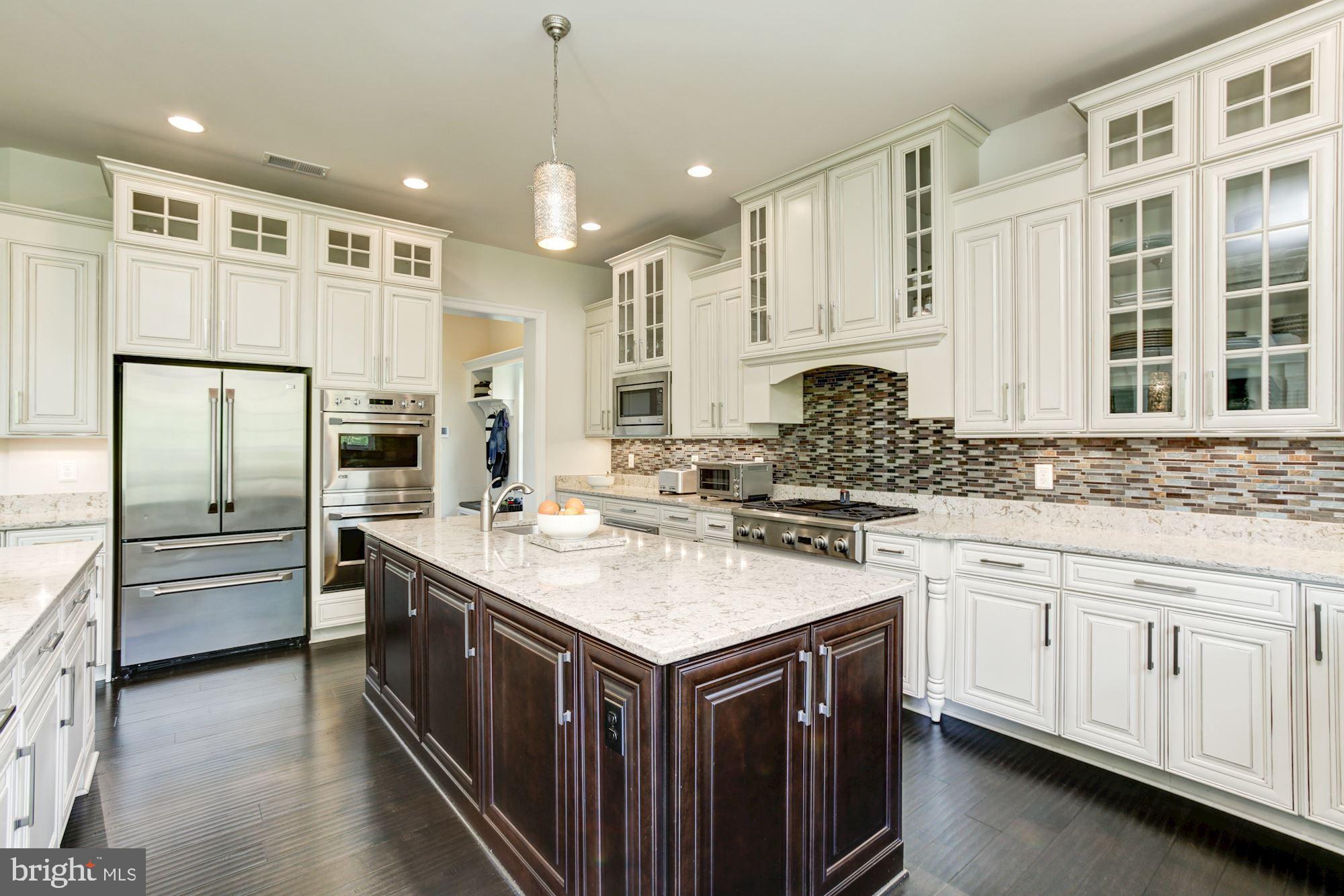 13029 Highgrove Road Highland, MD 20777 - Photo 18 of 71 Contrast Island and Professional SS Appliances