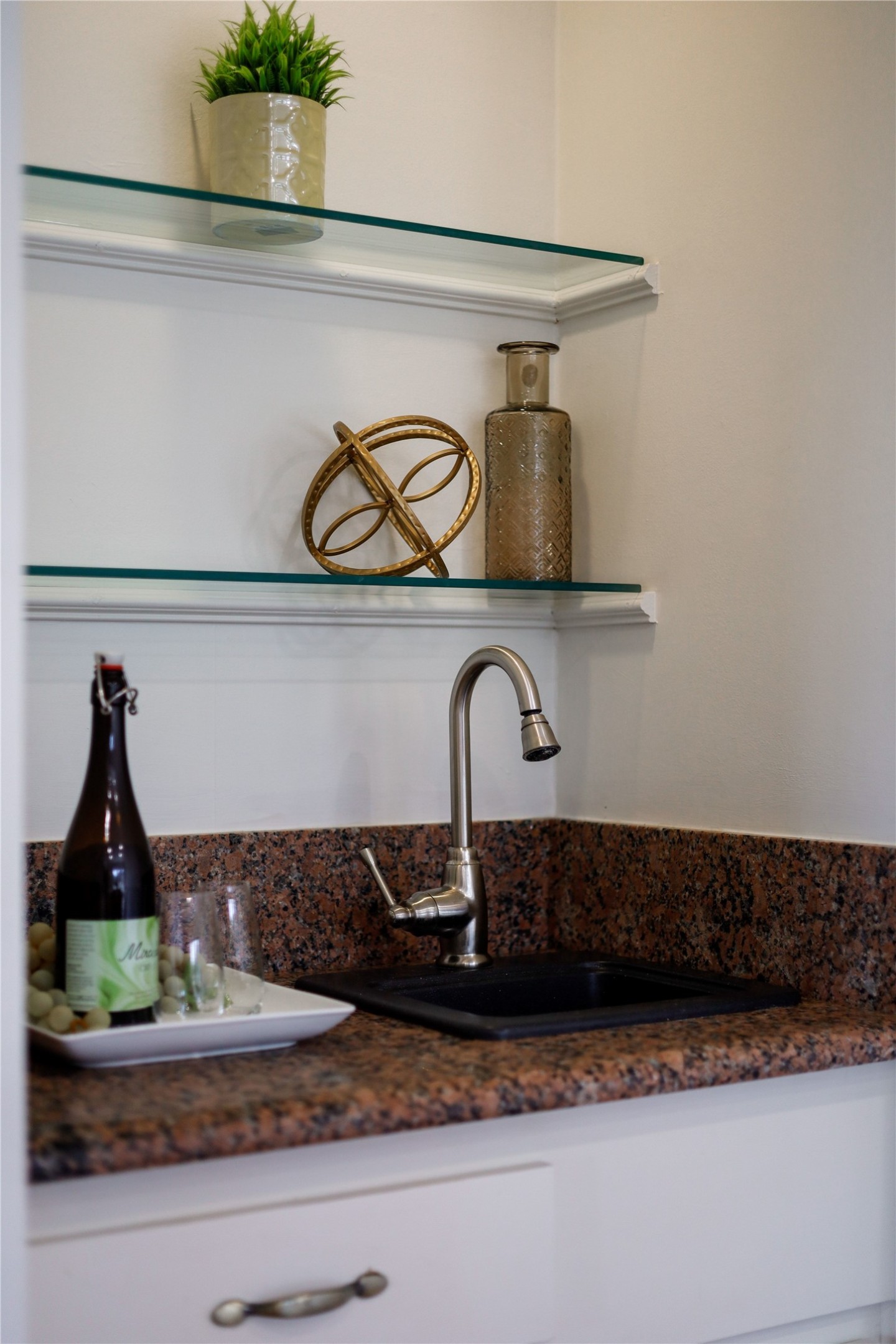 18205 Ridge Road Lago Vista, TX 78645 - Photo 11 of 31 Wet bar in dining room