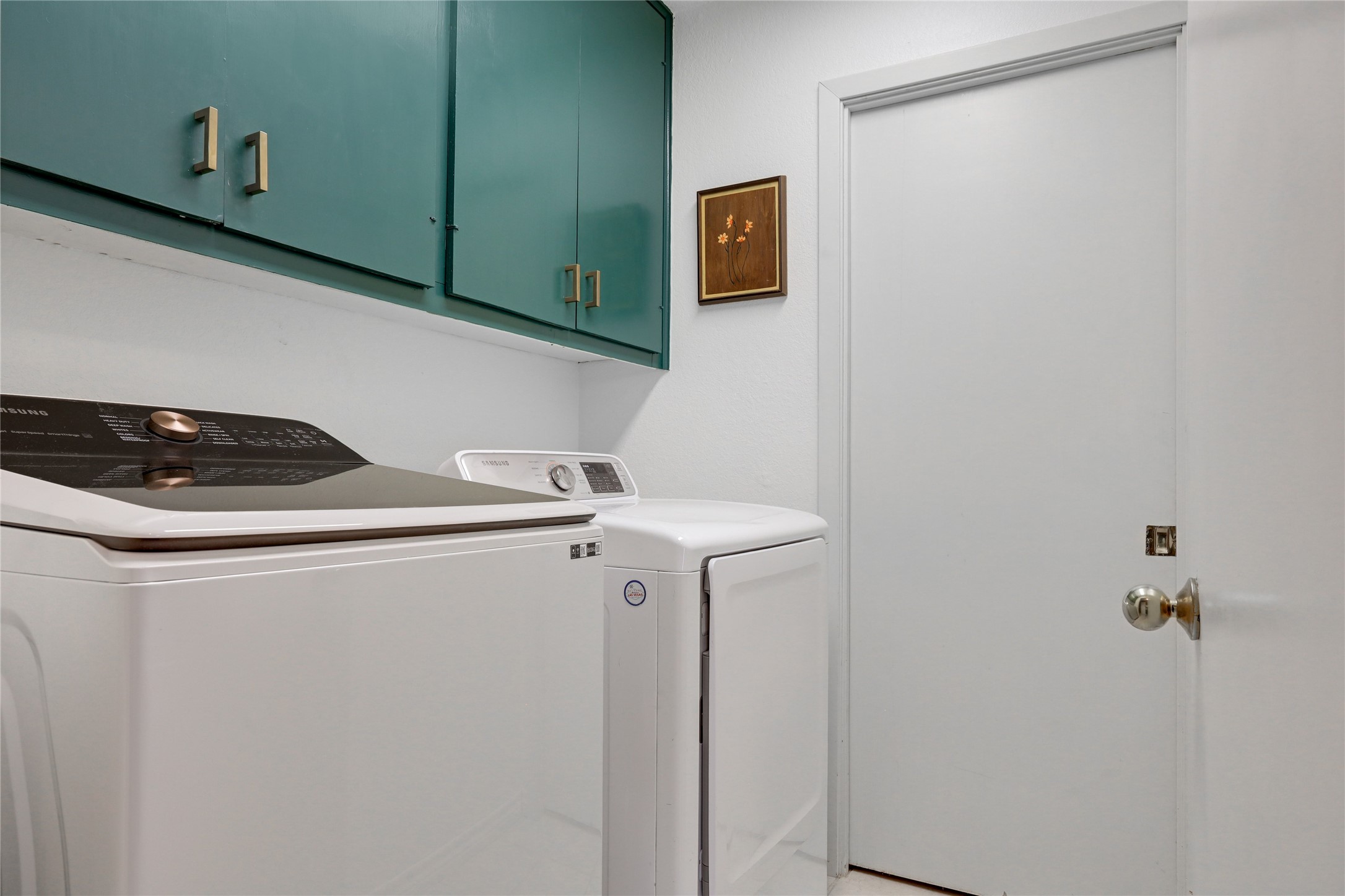 18205 Ridge Road Lago Vista, TX 78645 - Photo 23 of 31 Convenienty located off of primary bathroom