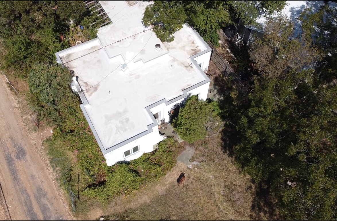 3506 Tom Green Street, Unit 1 Austin, TX 78705 - Photo 5 of 7 a view of a yard