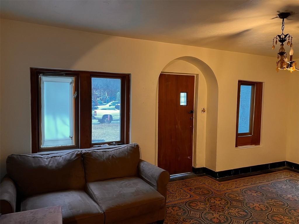 3506 Tom Green Street, Unit 1 Austin, TX 78705 - Photo 10 of 15 a living room with furniture and window