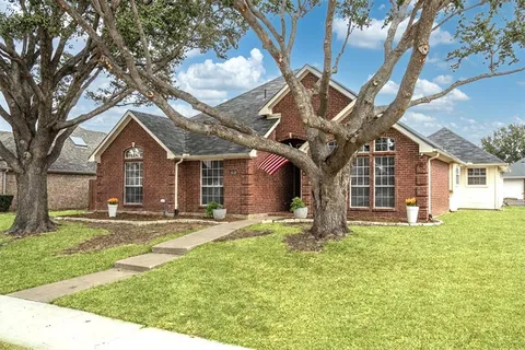 $400,000 | 2059 Birchwood Court, Lewisville, TX 75067