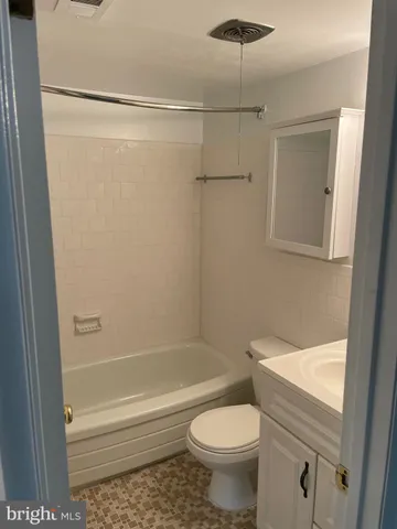 $1,650 | 4907 Americana Drive, Unit 204, Annandale, VA 22003