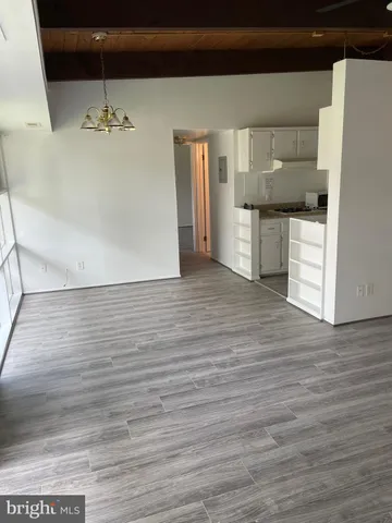 $1,650 | 4907 Americana Drive, Unit 204, Annandale, VA 22003