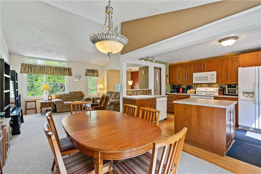 769 Lougeay Road Pittsburgh, PA 15235 - Photo 6 of 23 Gallery Image 6