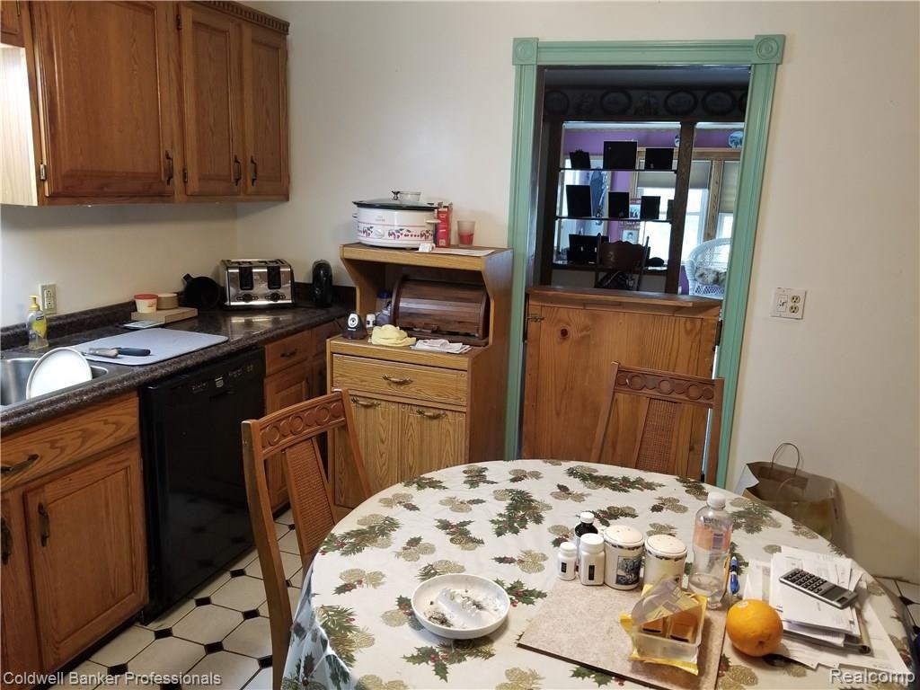 1515 East Burnside Road North Branch, MI 48461 - Photo 18 of 35 Kitchen