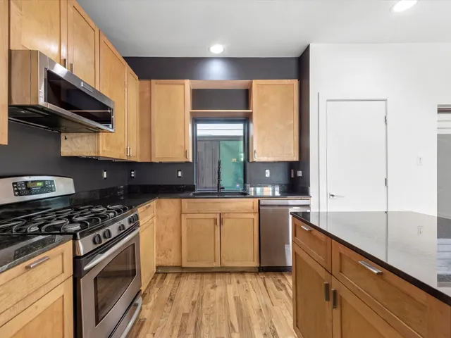 $2,345 | 4421 Eigel Street, Houston, TX 77007