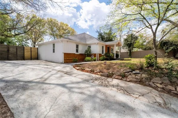$1,950 | 2040 Penelope Street Northwest, Atlanta, GA 30314