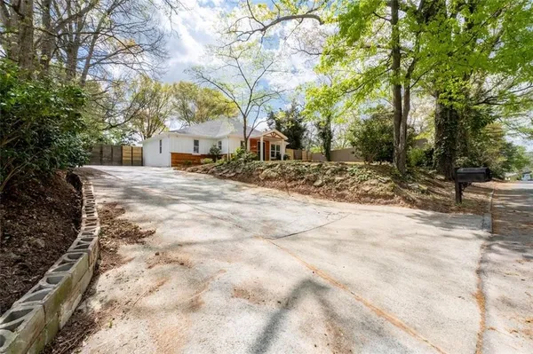 $1,950 | 2040 Penelope Street Northwest, Atlanta, GA 30314