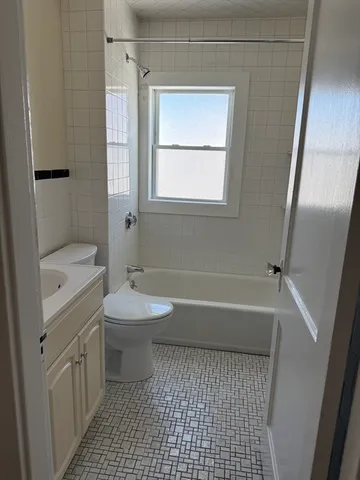 $2,000 | 62 Willow Street, Unit 3, Quincy, MA 02170