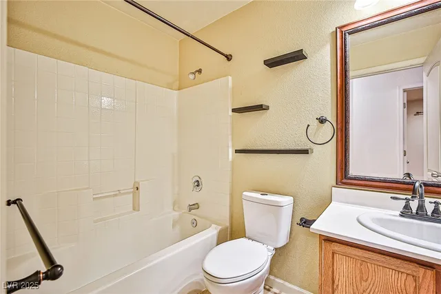 $2,100 | 5128 Fall Meadows Avenue, Las Vegas, NV 89130