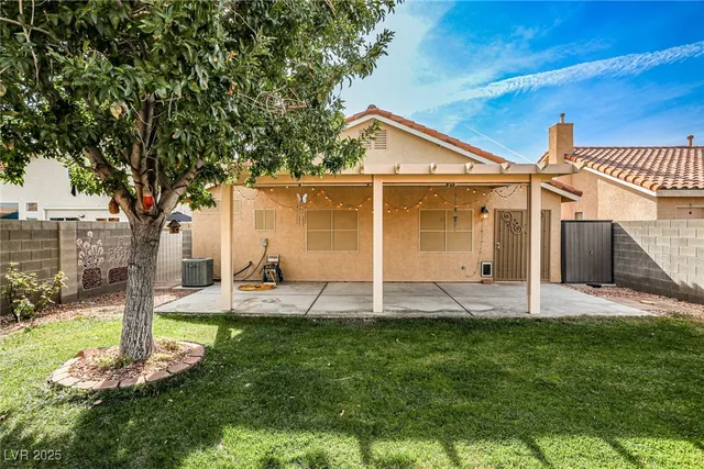 $2,100 | 5128 Fall Meadows Avenue, Las Vegas, NV 89130