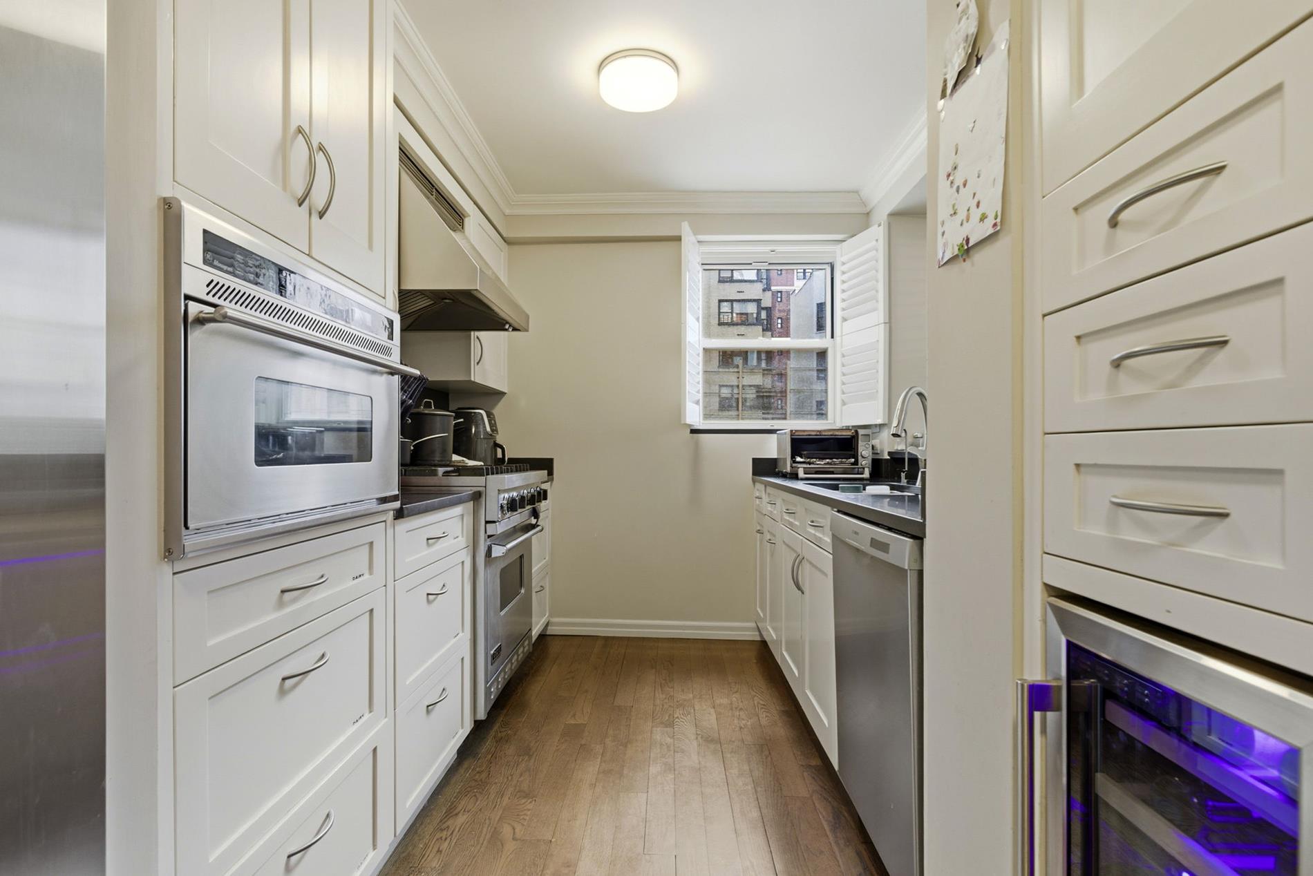 196 East 75th Street, Unit 3AB Manhattan, NY 10021 - Photo 3 of 10